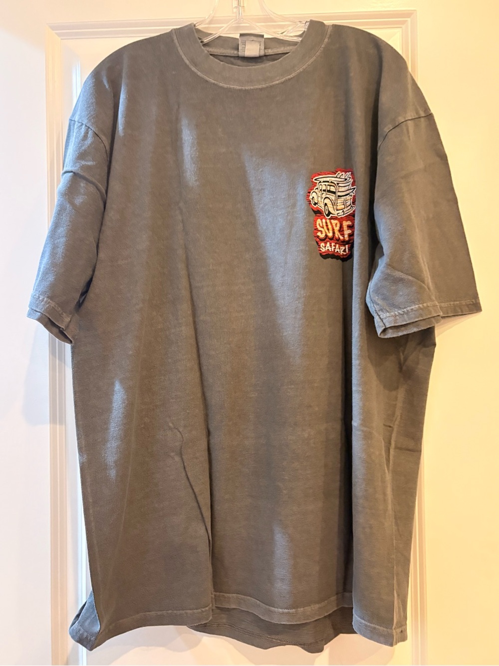 Crazy shirt Surf Safari Short-Sleeve Tee - Gray with Red Patch